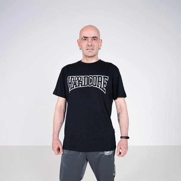 100_prozent_hardcore_tshirt_broken_chain_model