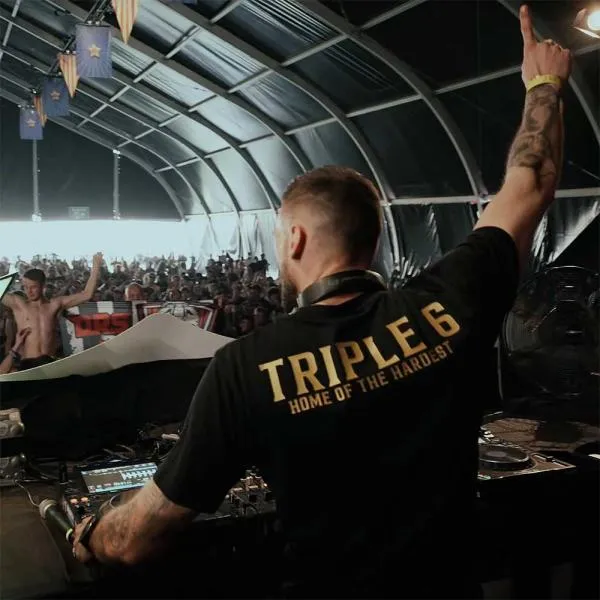 Triple 6 T-Shirt "Essential Gold"